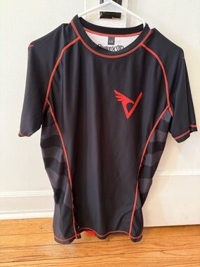 Men’s Black & Red Short-Sleeve Rash Guard Phalanx Size Large